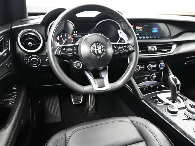 Used 2023 Alfa Romeo Stelvio Sprint AWD/4WD image 18