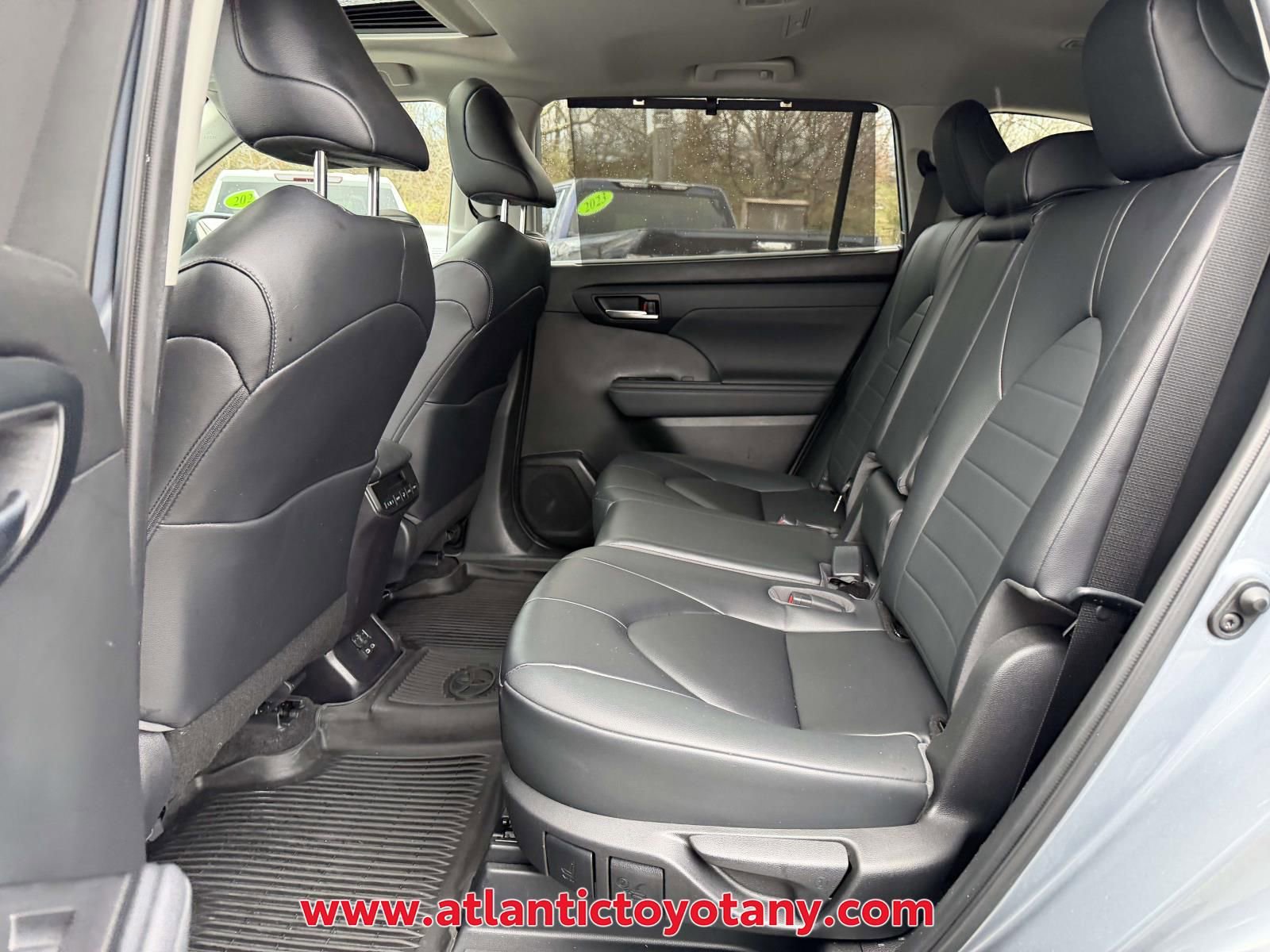 Used 2023 Toyota Highlander XLE image 15