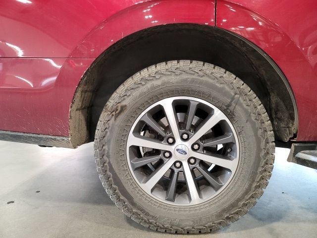 Used 2019 Ford Expedition XLT w/ Equipment Group 202A AWD/4WD image 15