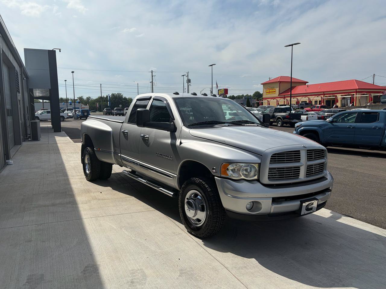 Used 2004 Dodge Ram 3500 Truck SLT w/ Sport Appearance Group AWD/4WD image 7