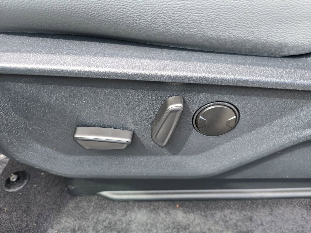 New 2025 Ford F150 Lightning Flash AWD/4WD image 17