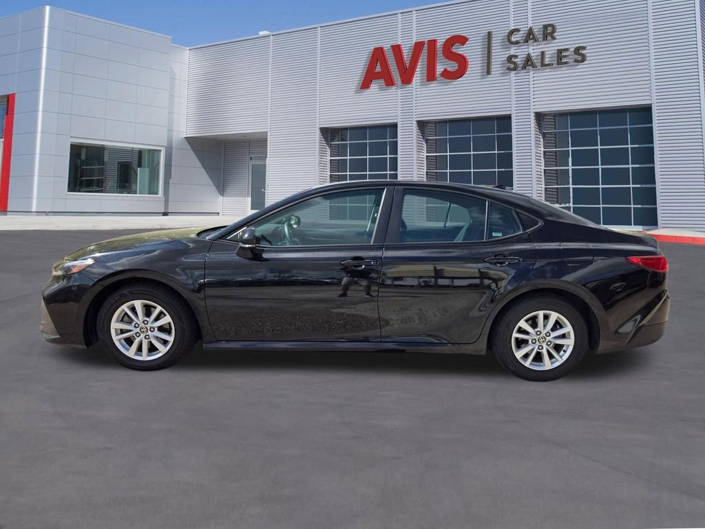 Used 2025 Toyota Camry LE image 11