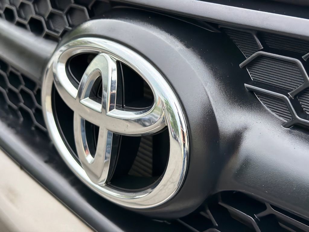 Used 2012 Toyota RAV4 4WD w/ Upgrade Value Pkg image 27