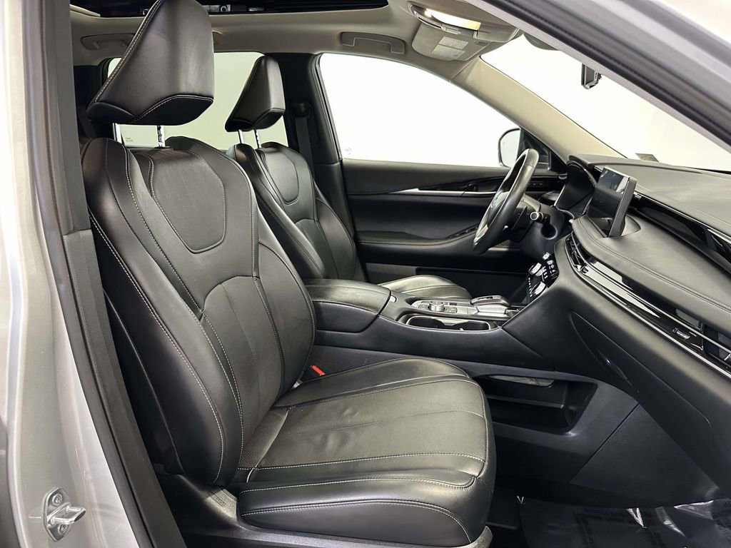 Used 2023 INFINITI QX60 Pure image 13