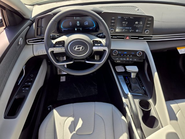 New 2026 Hyundai Elantra SEL Sport FWD image 7