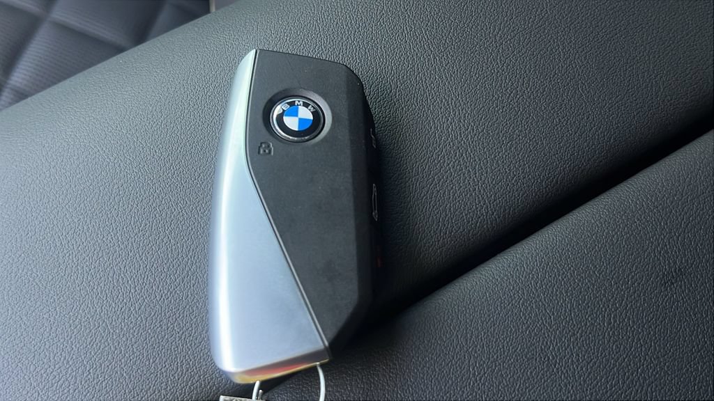 New 2026 BMW X5 xDrive40i w/ M Sport Package AWD/4WD image 24
