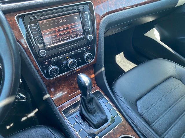 Used 2013 Volkswagen Passat 2.5 SEL FWD image 16