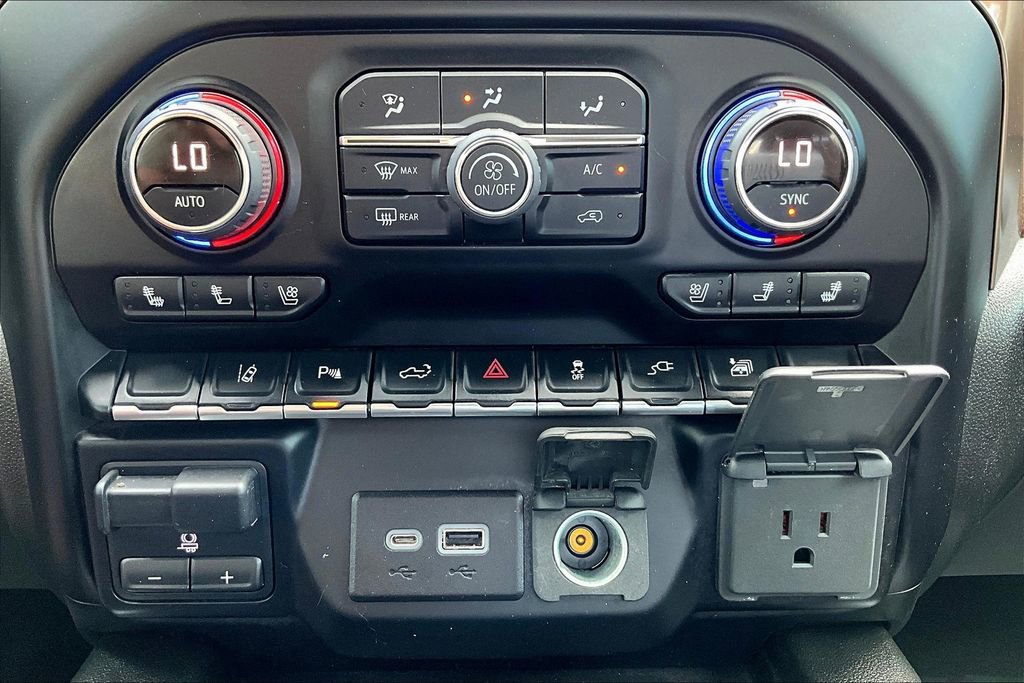 Used 2022 Chevrolet Silverado 3500 High Country w/ Technology Package image 24