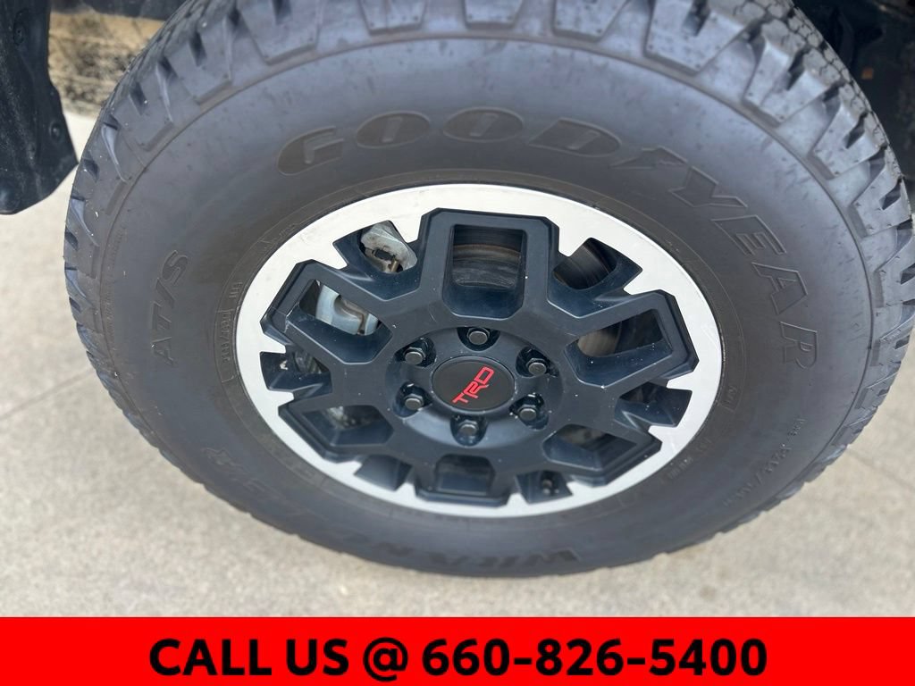 Used 2024 Toyota Tacoma TRD Off-Road AWD/4WD image 5