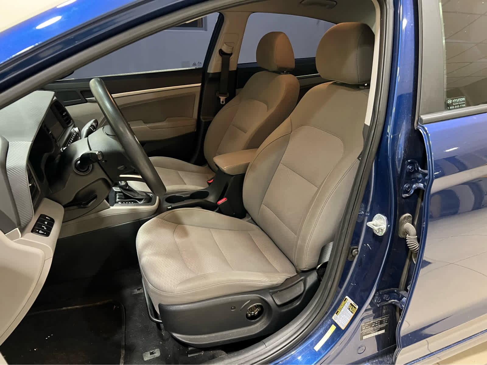 Used 2020 Hyundai Elantra SEL FWD image 12