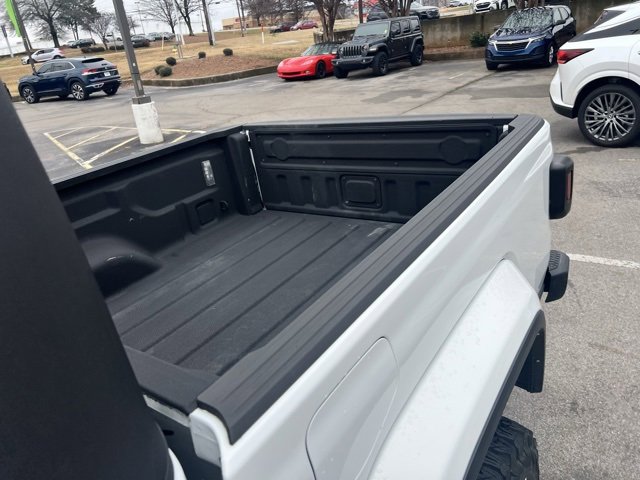 Used 2022 Jeep Gladiator Overland image 12