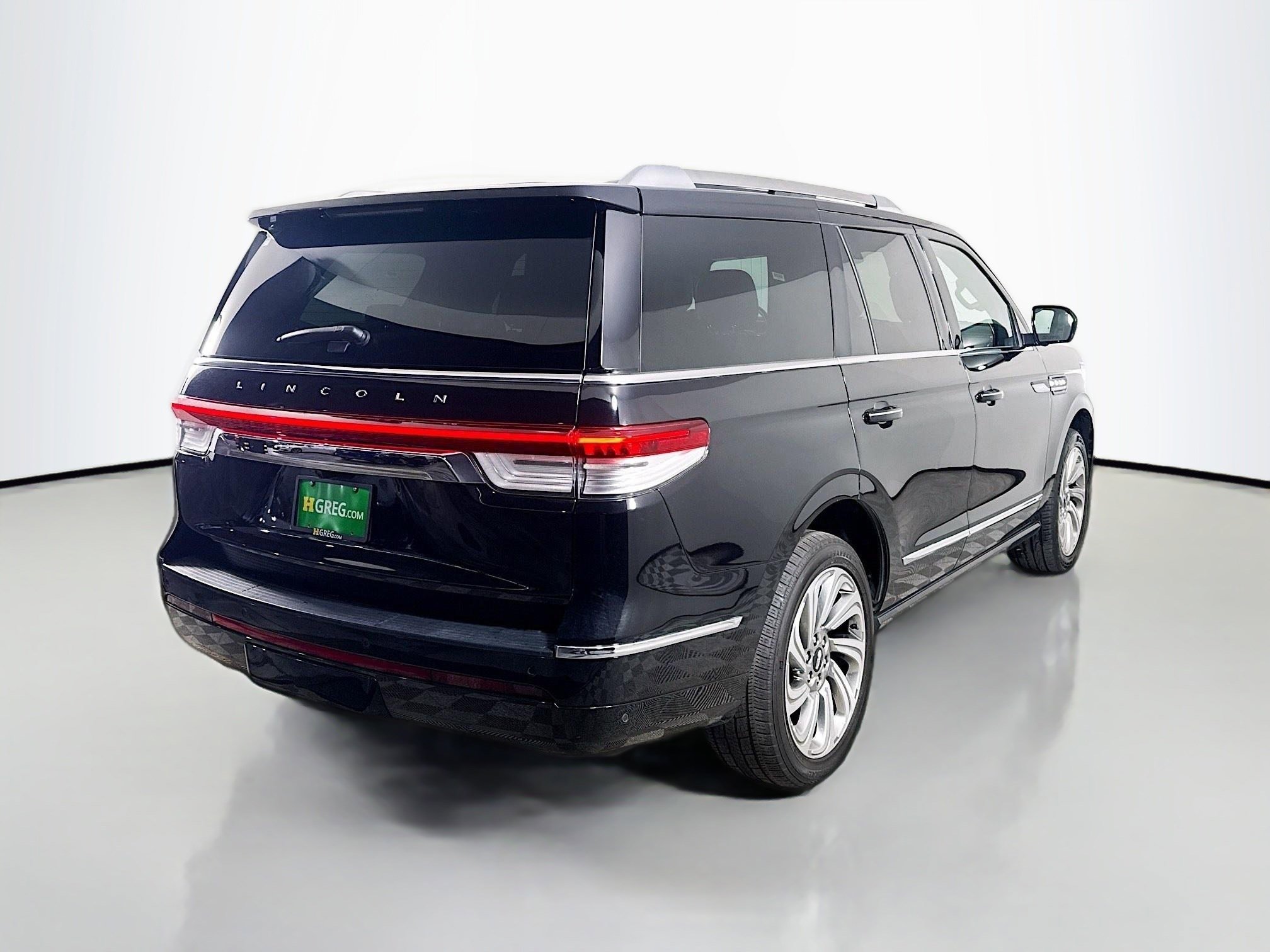 Used 2024 Lincoln Navigator Reserve image 10