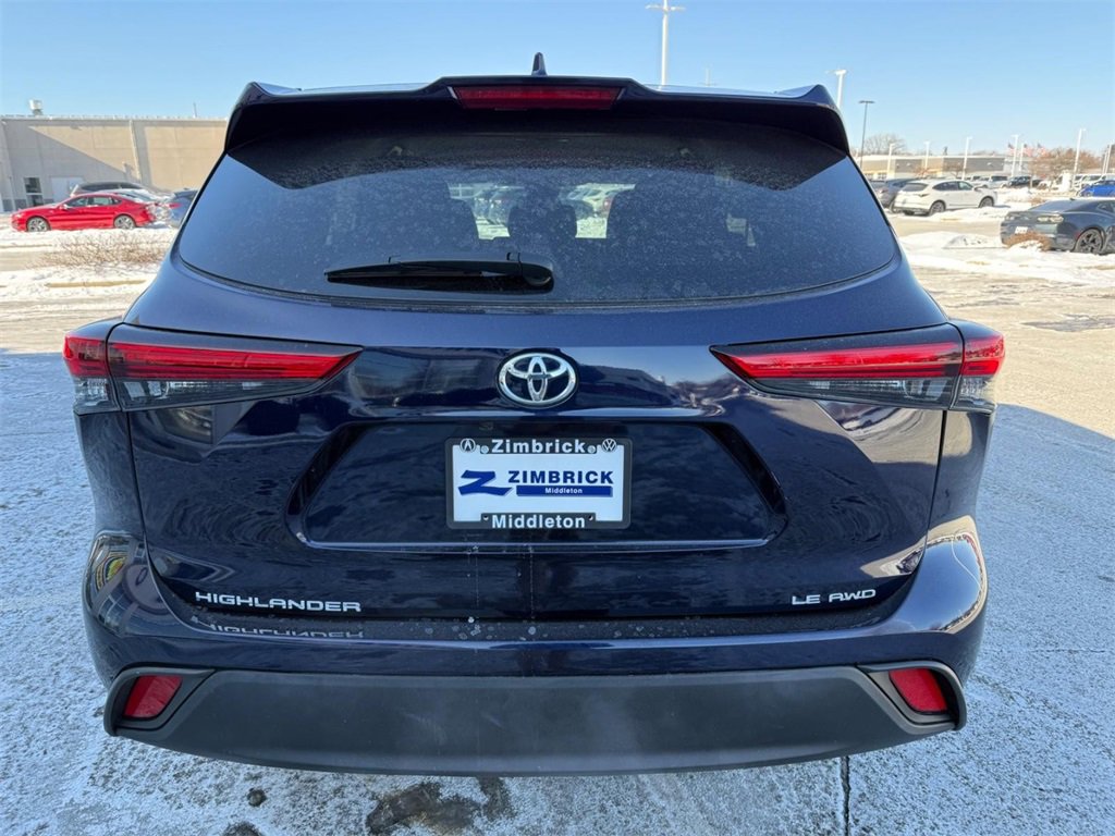 Used 2021 Toyota Highlander LE image 4