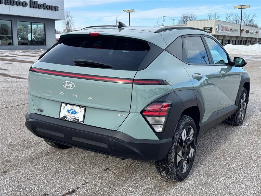 Used 2025 Hyundai Kona SEL image 3