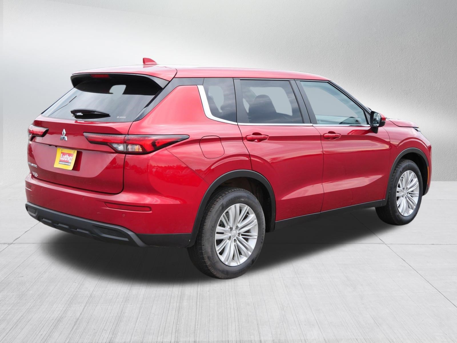 Used 2022 Mitsubishi Outlander ES AWD/4WD image 7