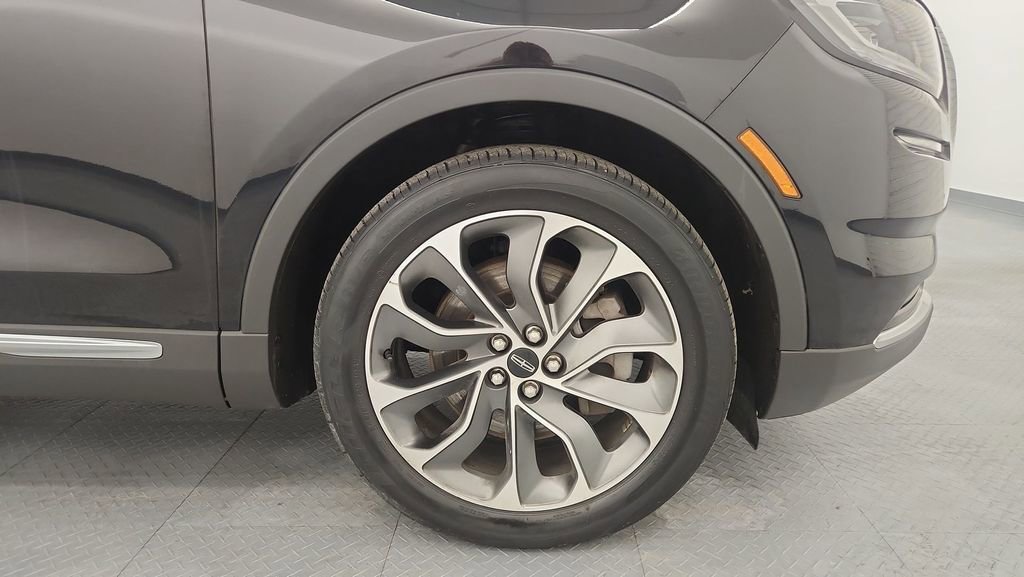 Used 2022 Lincoln Nautilus Reserve w/ Luxury Package image 29