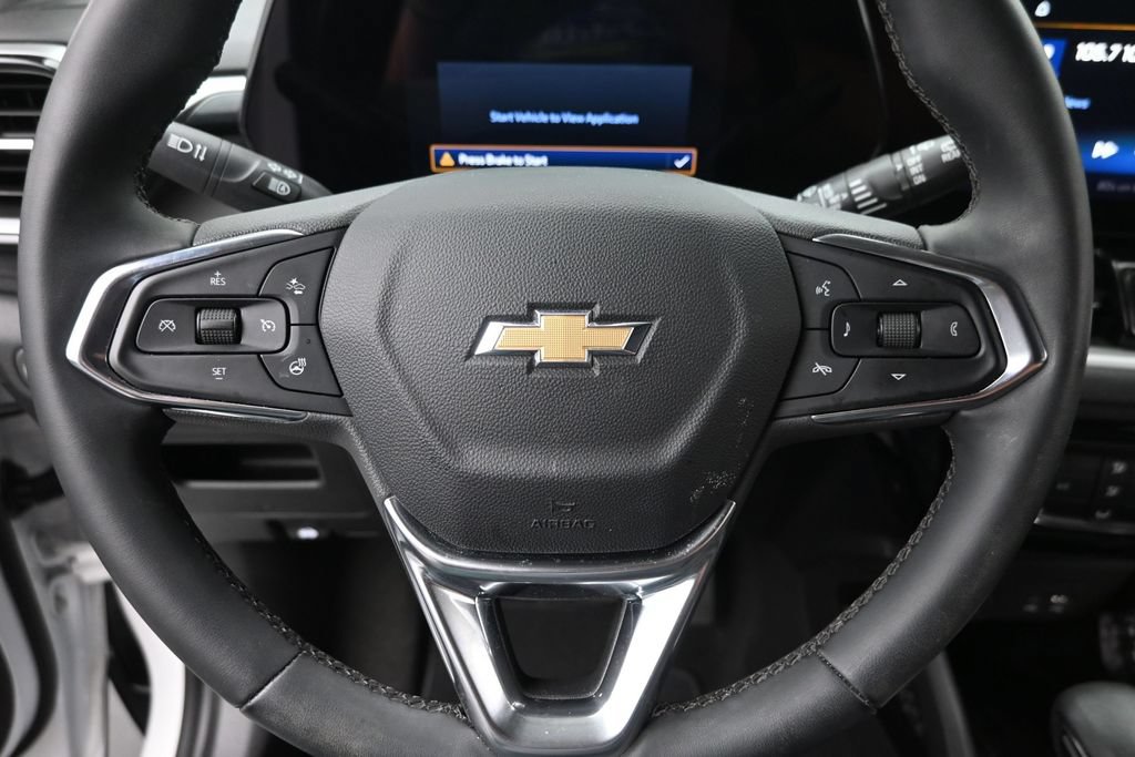 Used 2024 Chevrolet TrailBlazer LT w/ LT Cold Weather Package FWD image 17