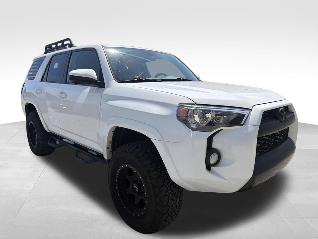 Used 2016 Toyota 4Runner SR5 AWD/4WD image 18