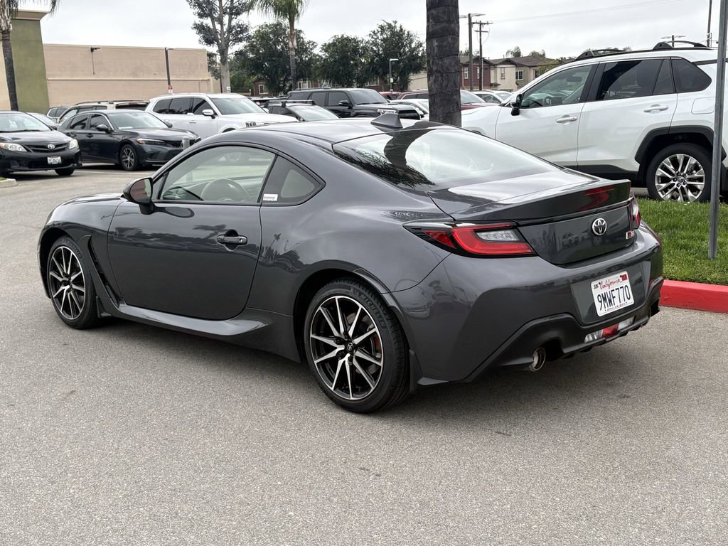 Used 2024 Toyota GR86 RWD image 4