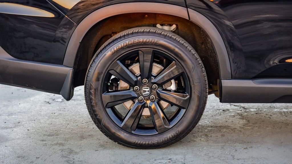 Used 2025 Honda Pilot Black Edition image 12