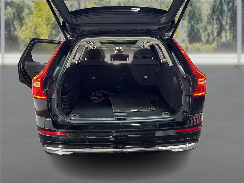 Used 2023 Volvo XC60 T8 Plus AWD/4WD image 12