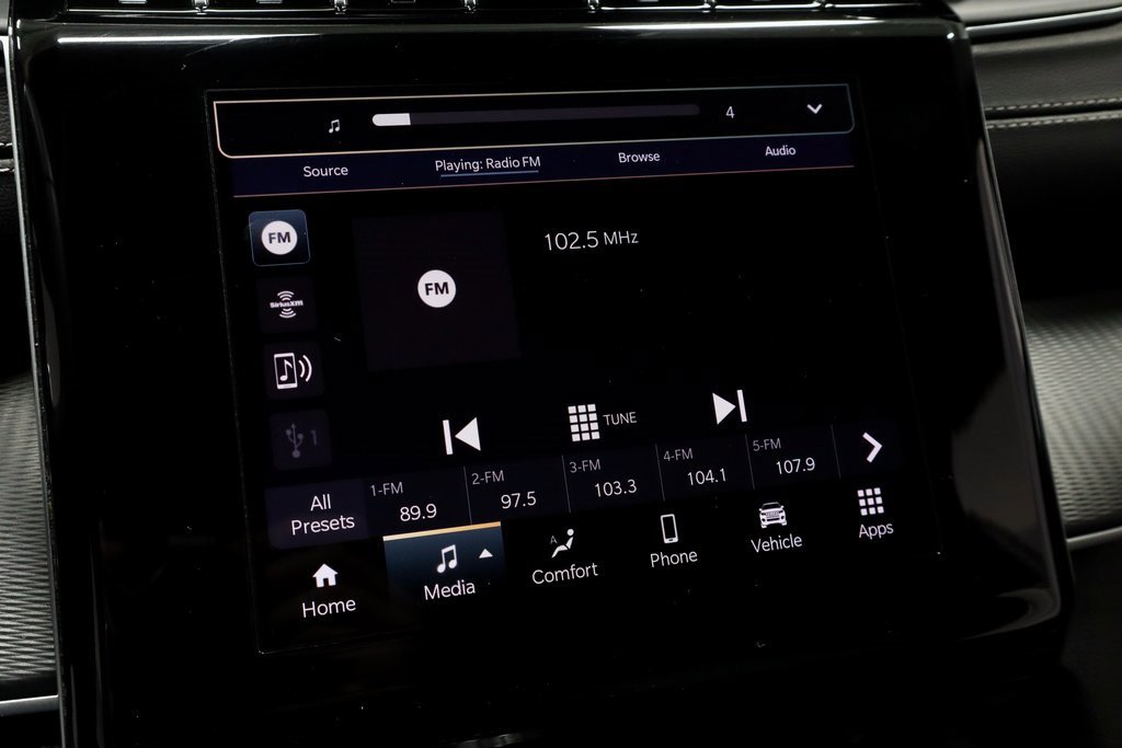 Used 2024 Jeep Grand Cherokee L Laredo image 3