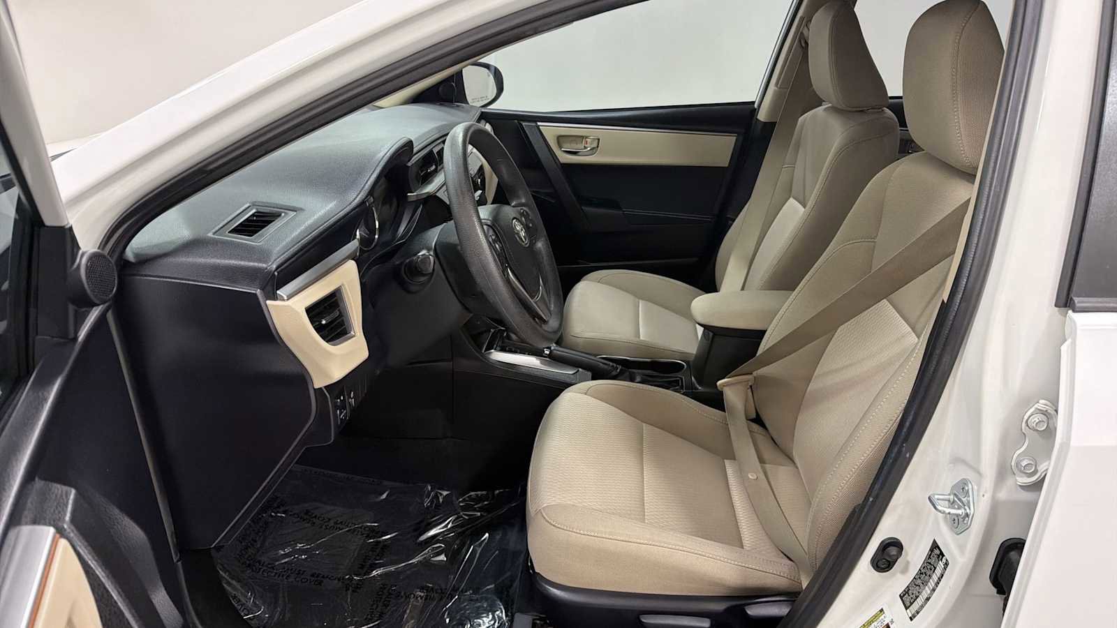 Used 2014 Toyota Corolla LE FWD image 13