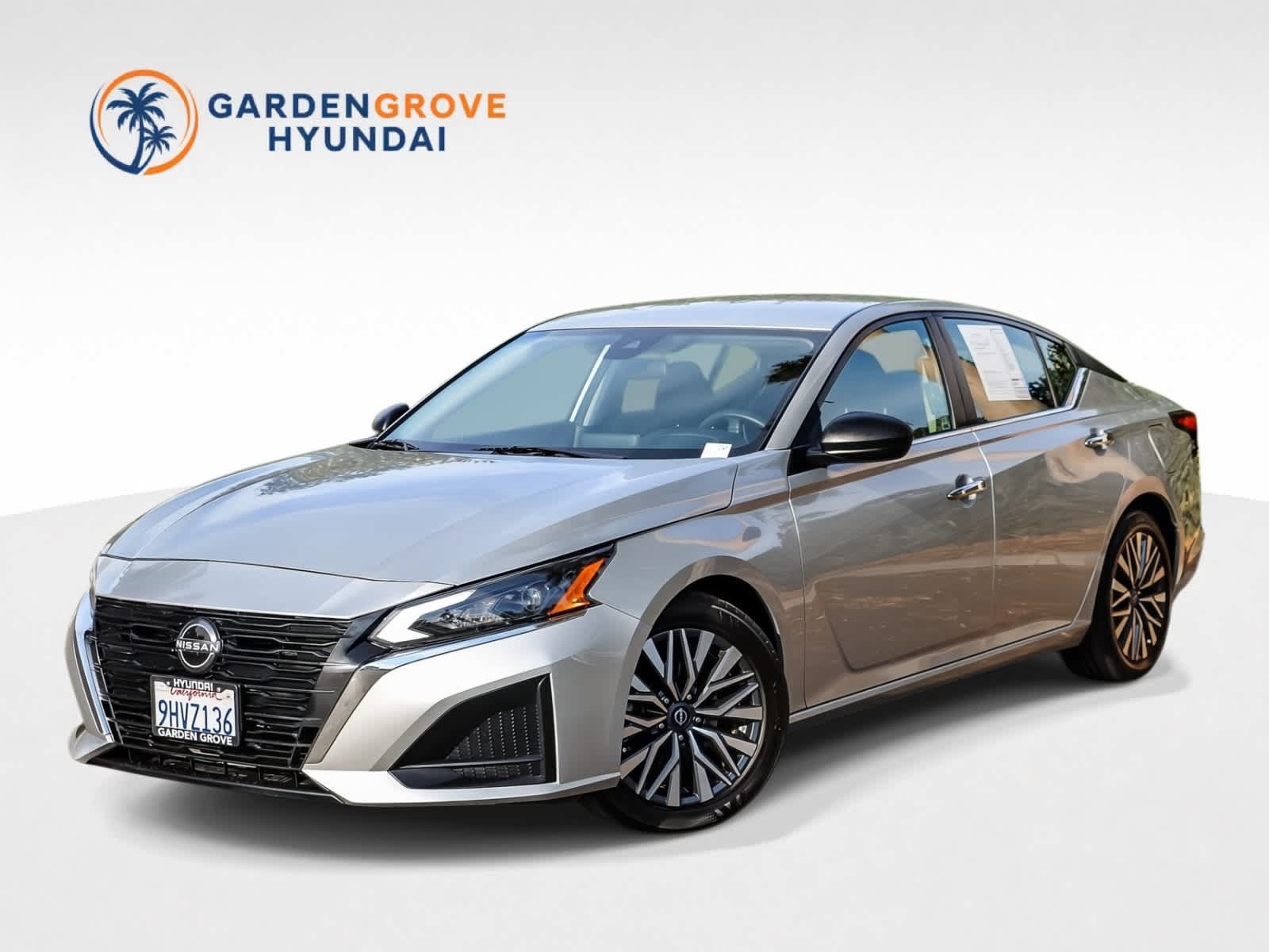 Used 2024 Nissan Altima 2.5 SV FWD image 1