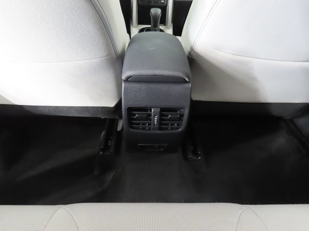 Used 2022 Toyota Corolla Cross LE AWD/4WD image 33