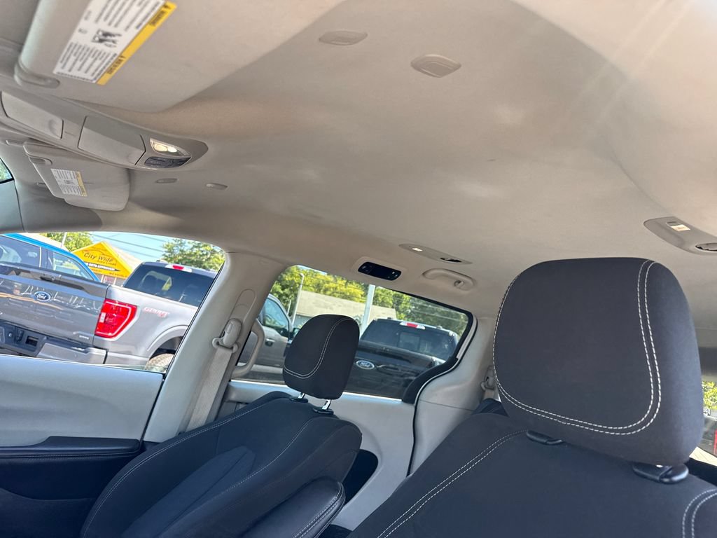 Used 2023 Chrysler Voyager LX FWD image 20