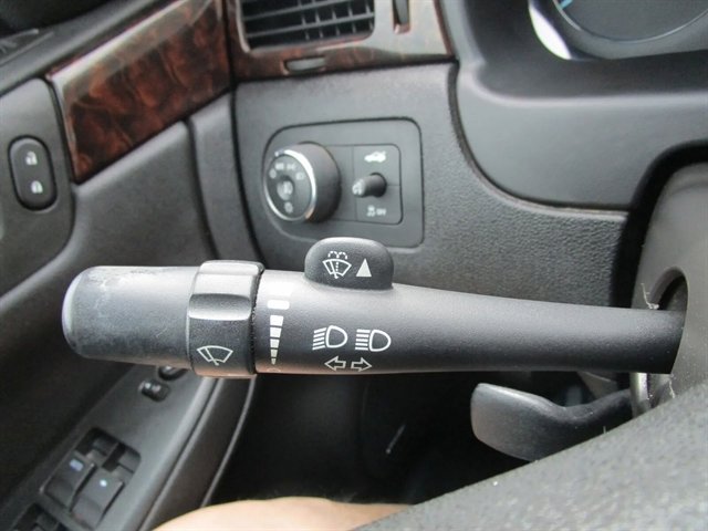 Used 2012 Chevrolet Impala LTZ FWD image 21
