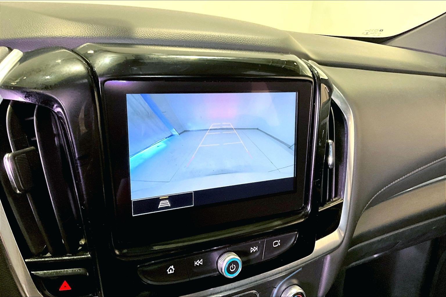 Used 2023 Chevrolet Traverse LT AWD/4WD image 15