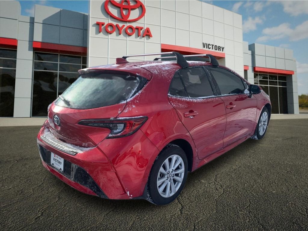 Used 2025 Toyota Corolla SE image 3
