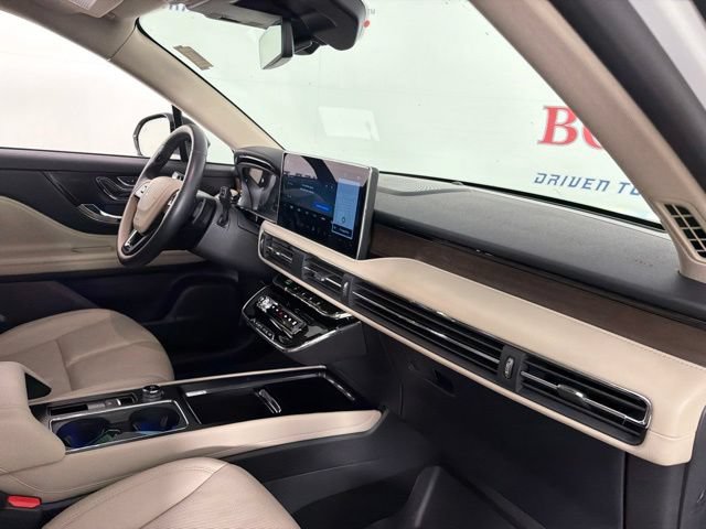 Certified 2025 Lincoln Corsair Grand Touring w/ Equipment Group 301A AWD/4WD image 17
