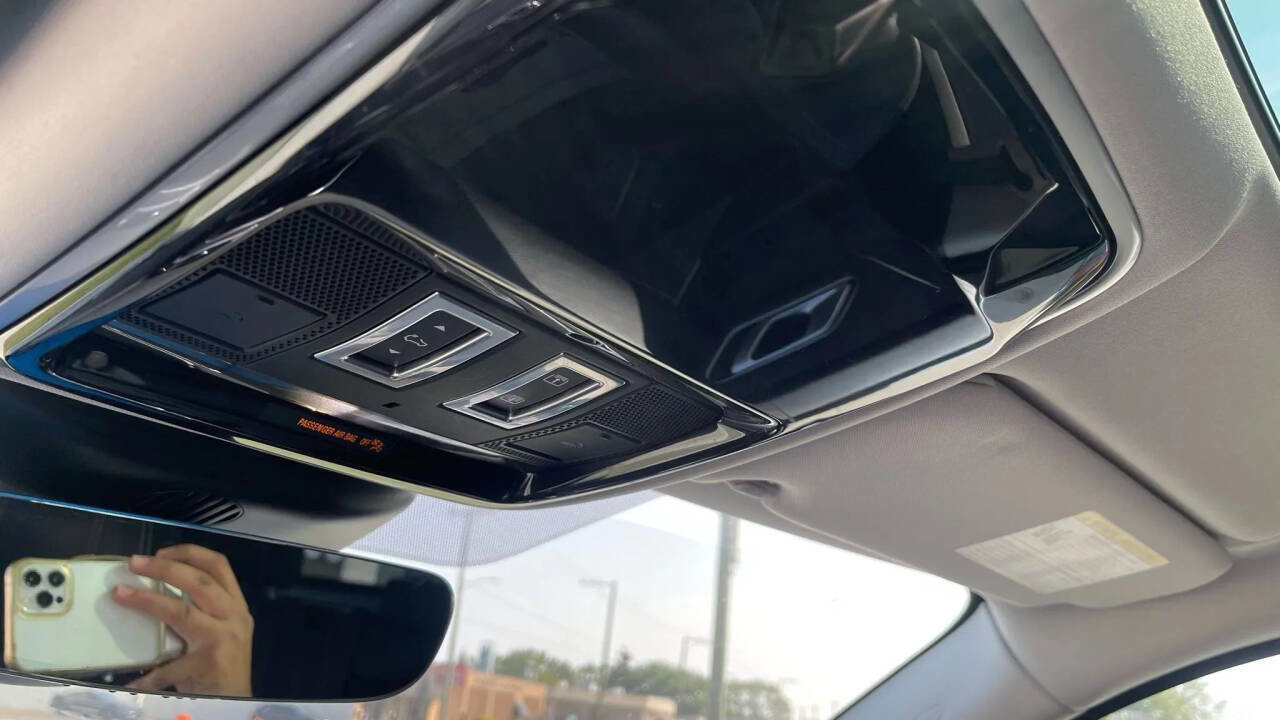 Used 2018 Land Rover Range Rover Velar S image 29