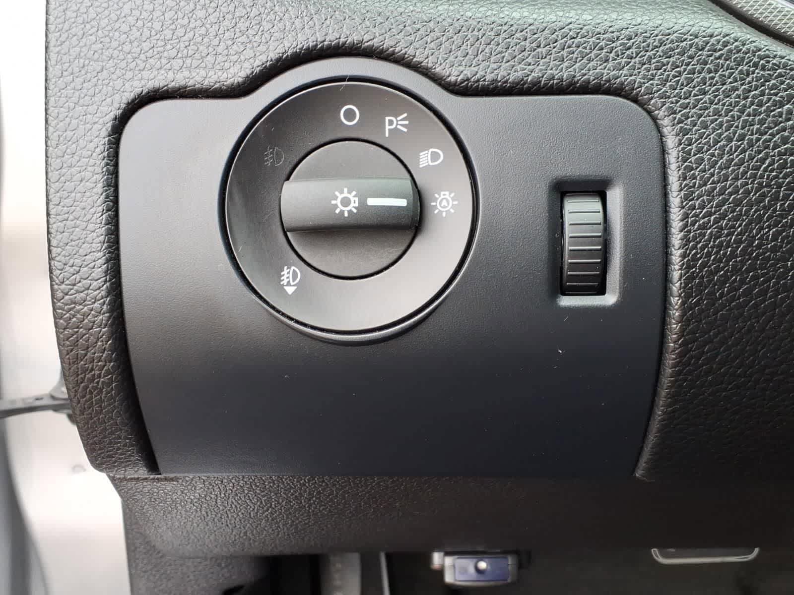 Used 2013 Ford Mustang Coupe RWD image 15