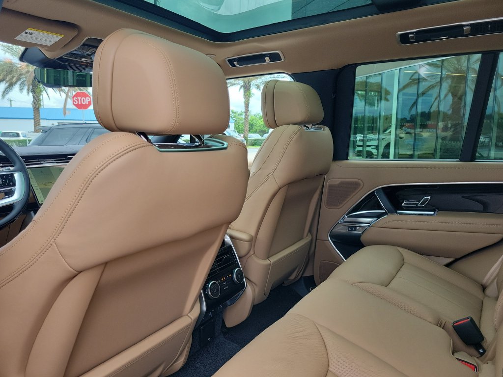 New 2027 Land Rover Range Rover SE AWD/4WD image 17