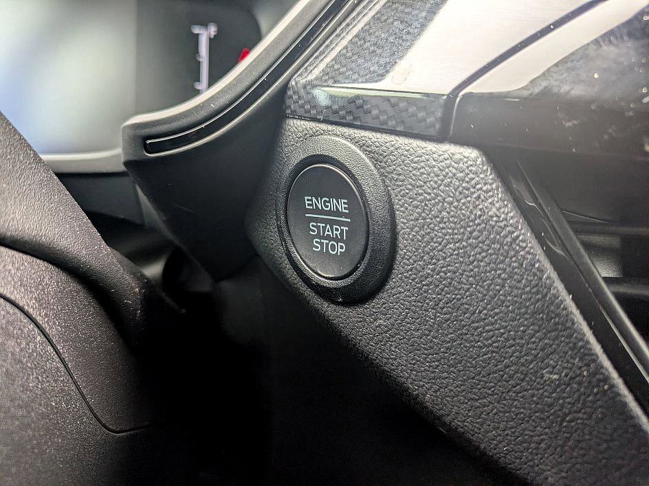 Used 2025 Ford Escape ST-Line image 23