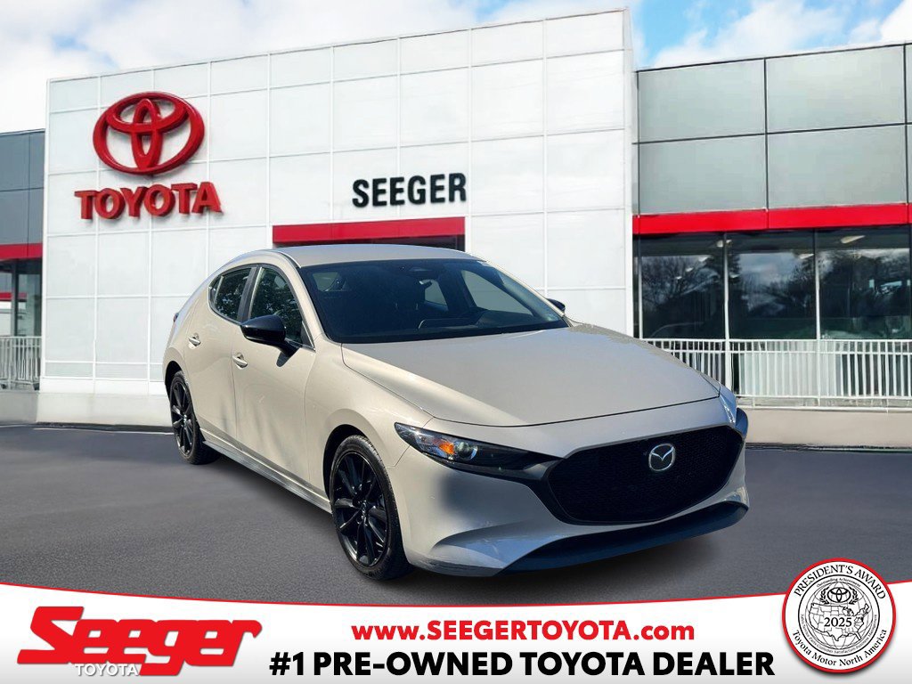 Used 2024 MAZDA MAZDA3 s FWD image 1