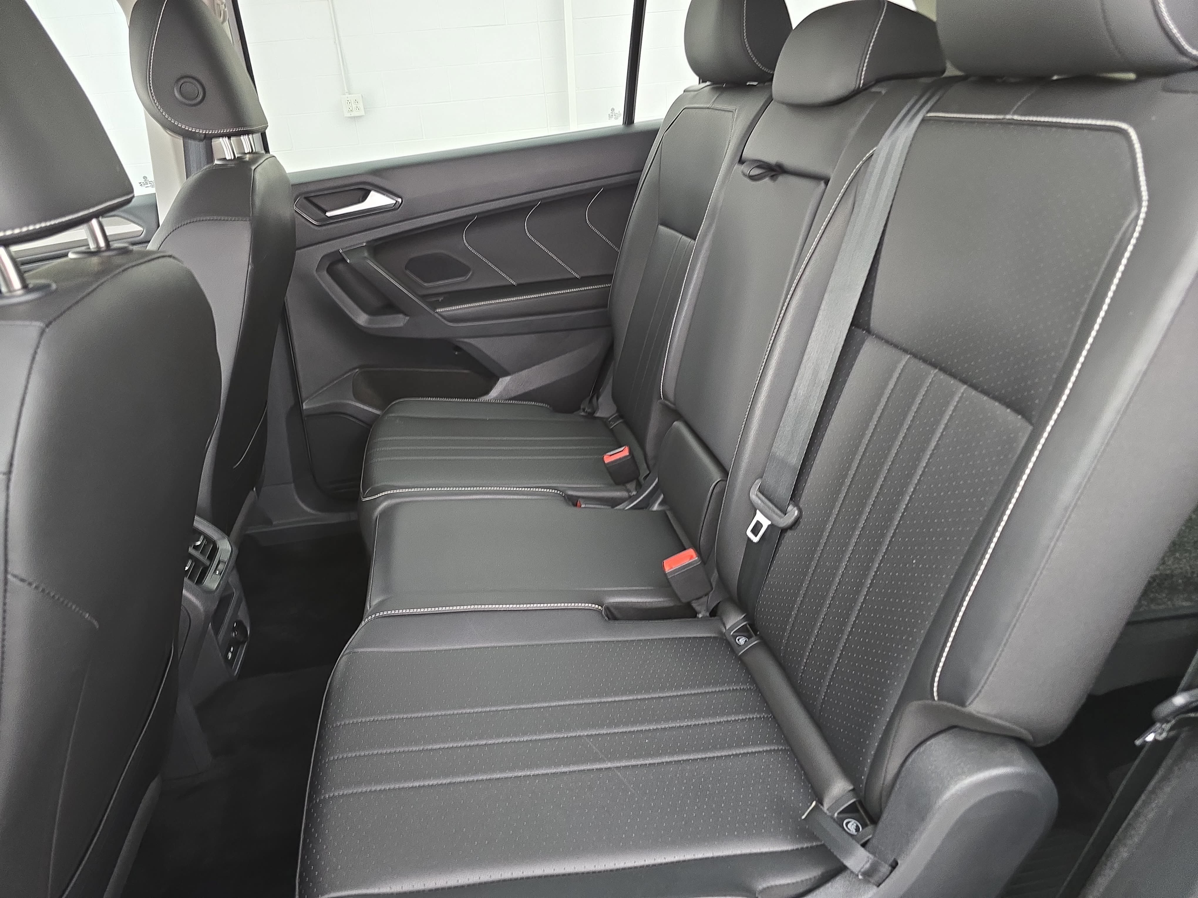 Used 2023 Volkswagen Tiguan SE FWD image 15
