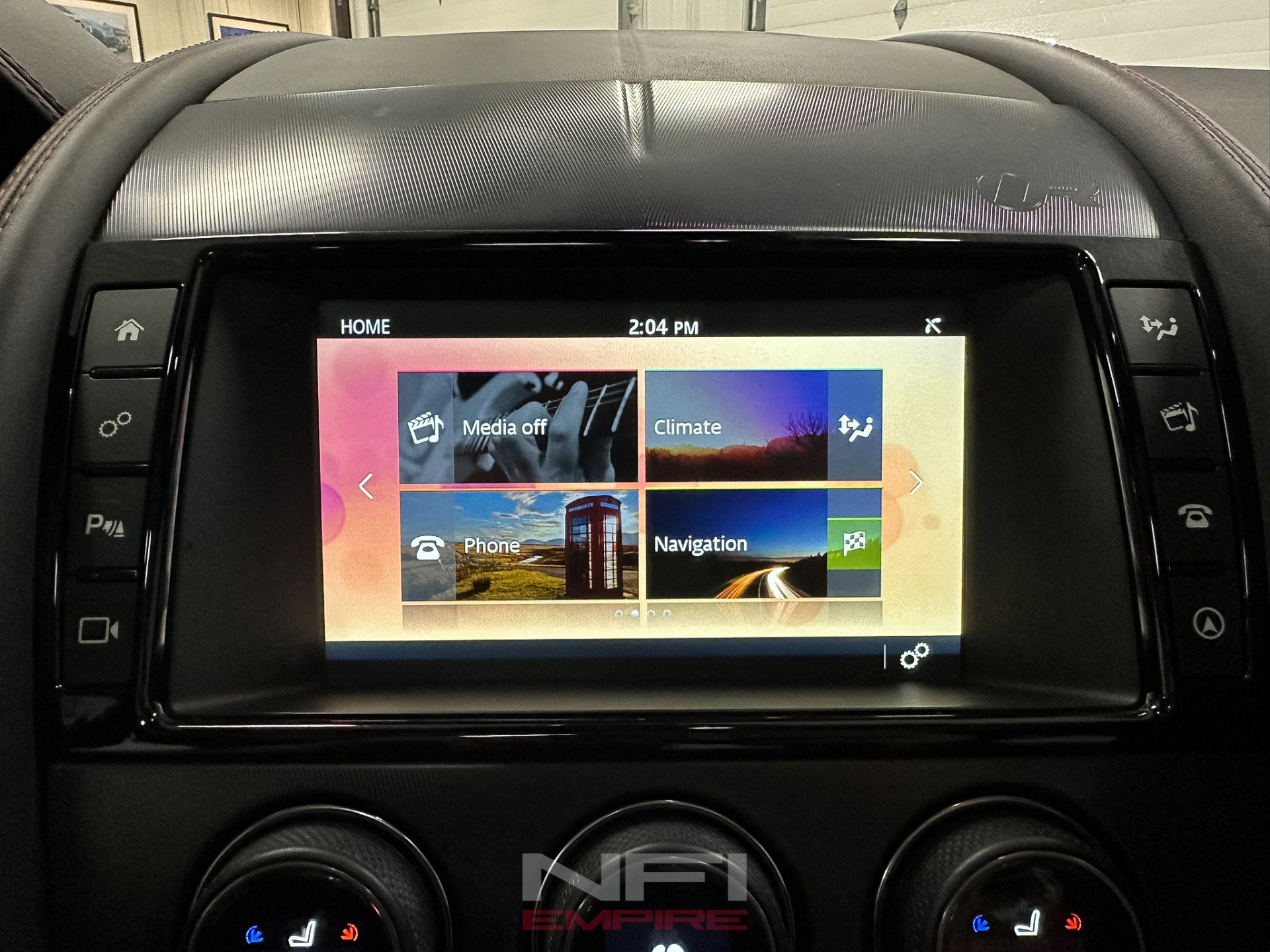 Used 2018 Jaguar F-TYPE R image 25