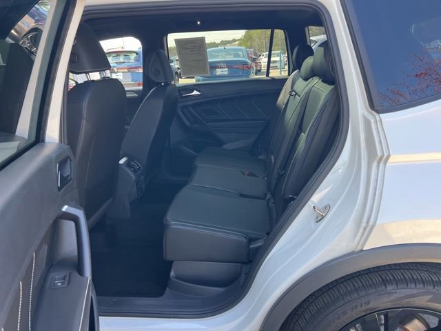 Certified 2023 Volkswagen Tiguan SE R-Line image 33