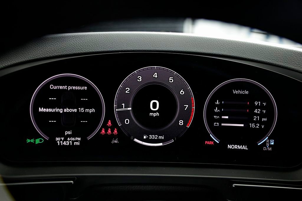 Certified 2024 Porsche Cayenne AWD/4WD image 33