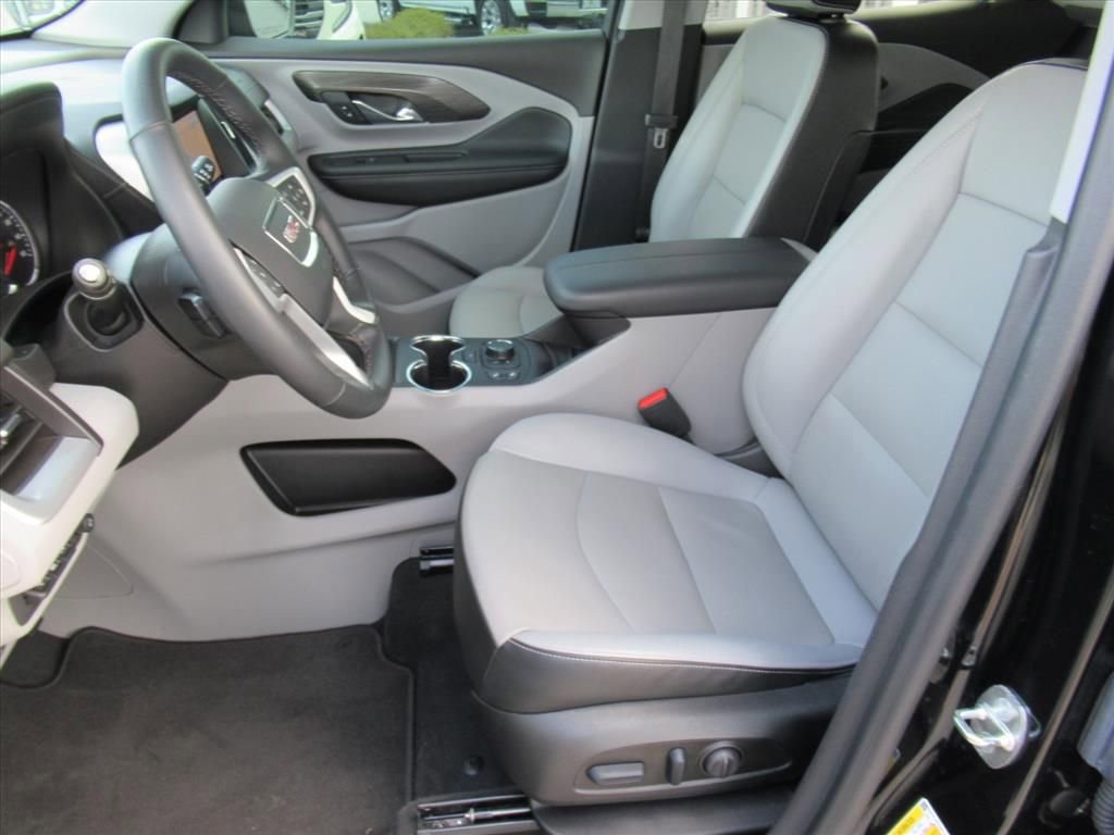 Used 2023 GMC Terrain SLT w/ Infotainment Package II FWD image 16