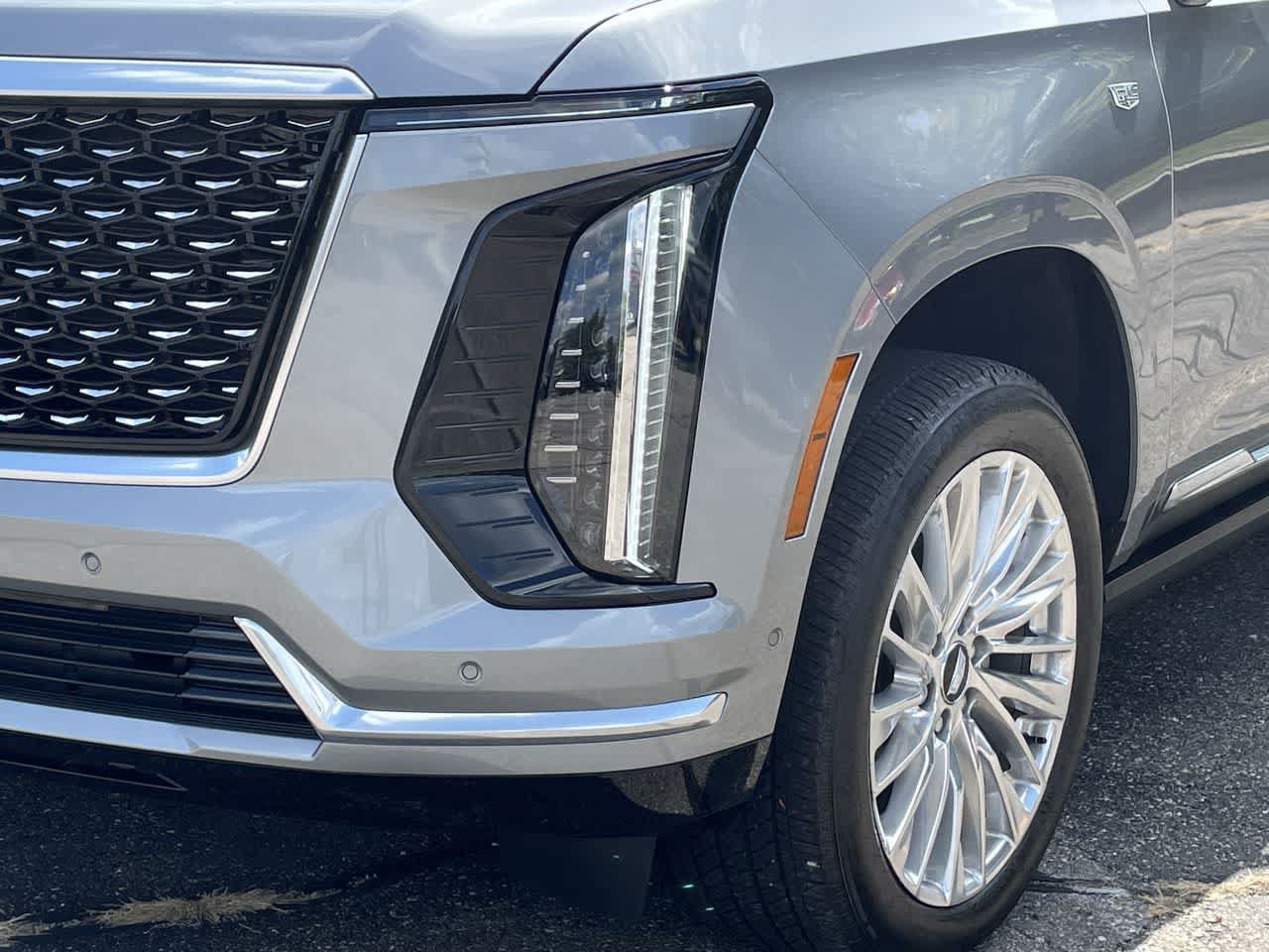 Certified 2026 Cadillac Escalade Luxury w/ LPO, Floor Liner Package AWD/4WD image 43