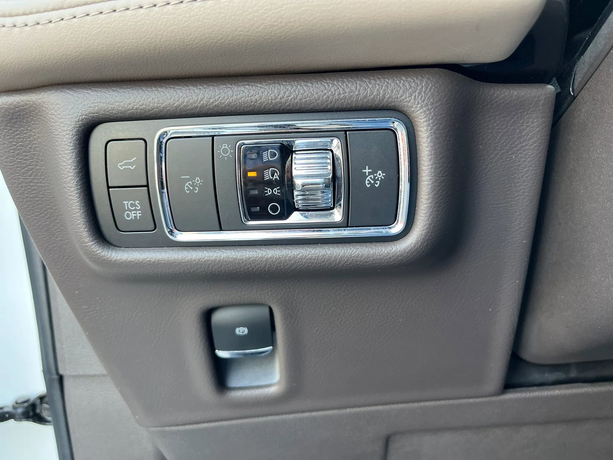 Used 2021 Lincoln Nautilus Reserve image 14