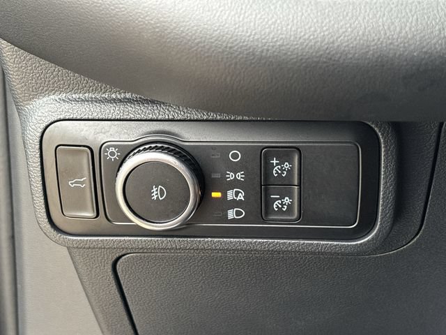 Used 2025 Ford Explorer ST-Line w/ ST-Line Street Pack AWD/4WD image 18