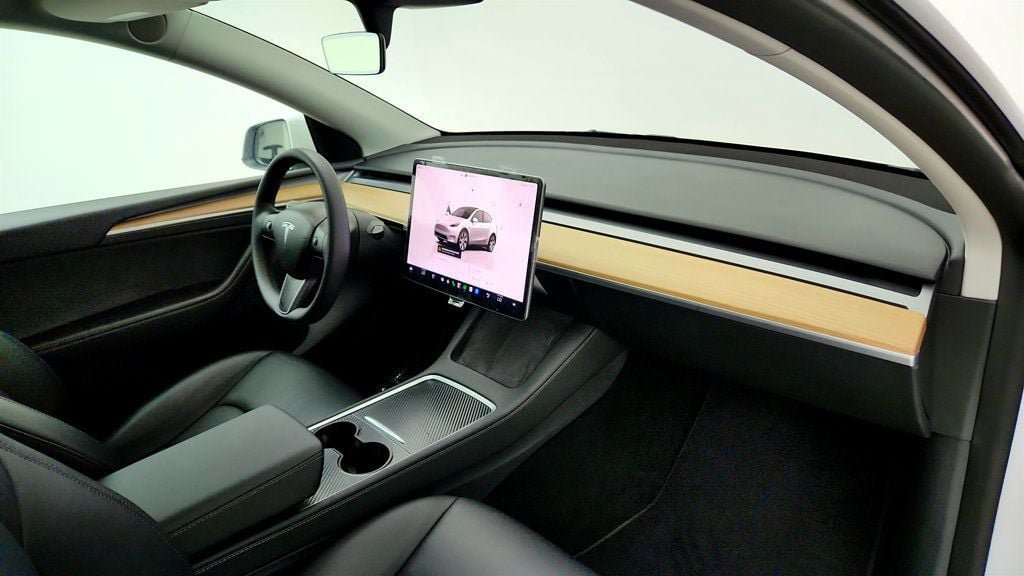 Used 2023 Tesla Model Y Long Range AWD/4WD image 30