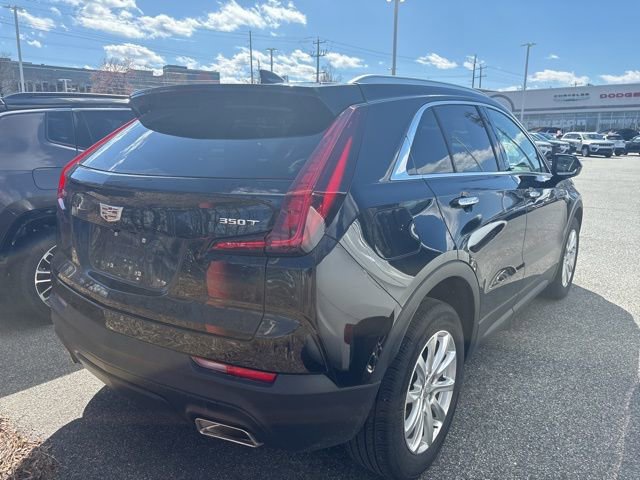 Used 2023 Cadillac XT4 Luxury w/ Cold Weather Package image 8