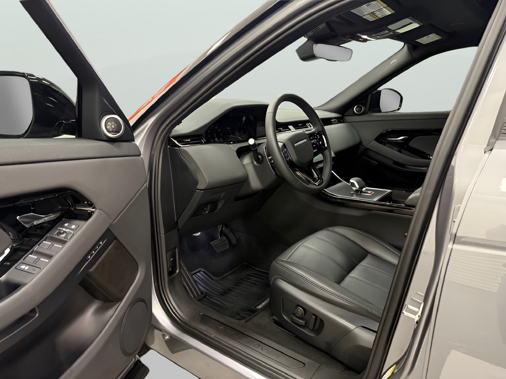 Used 2026 Land Rover Range Rover Evoque S AWD/4WD image 9